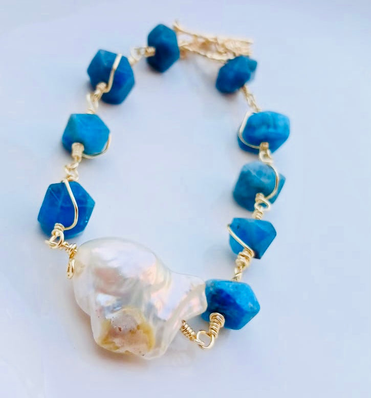 Pearl & Apatite Gold Wrap