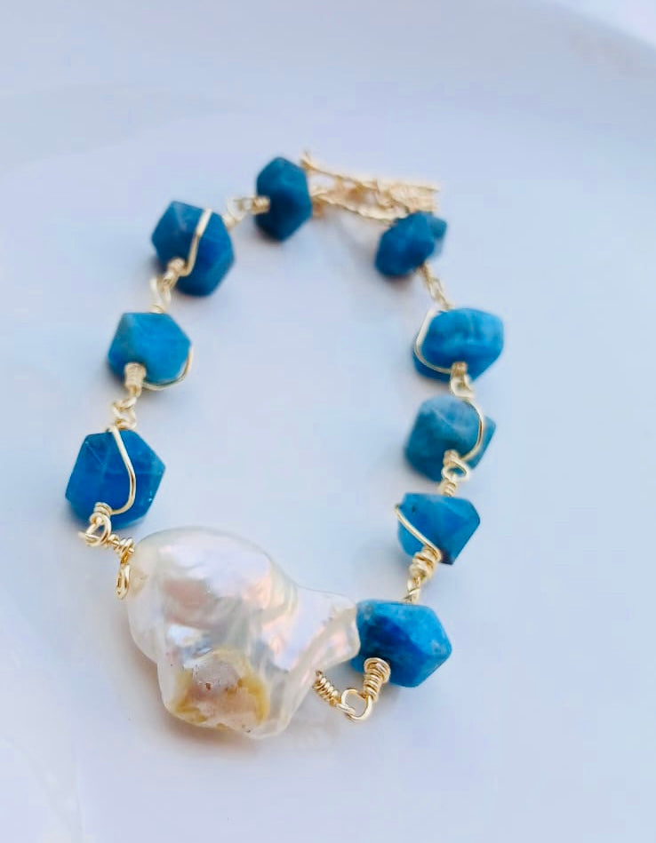 Pearl & Apatite Gold Wrap