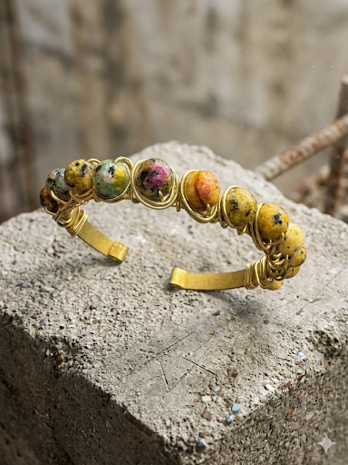 Sunlit Stone Statement Cuff 🌿