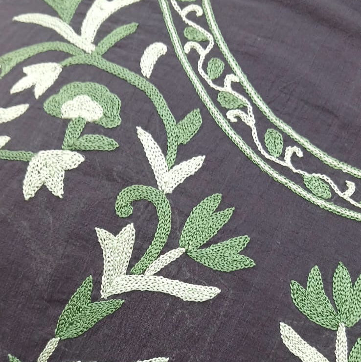 Black & Green Aari Vibes
